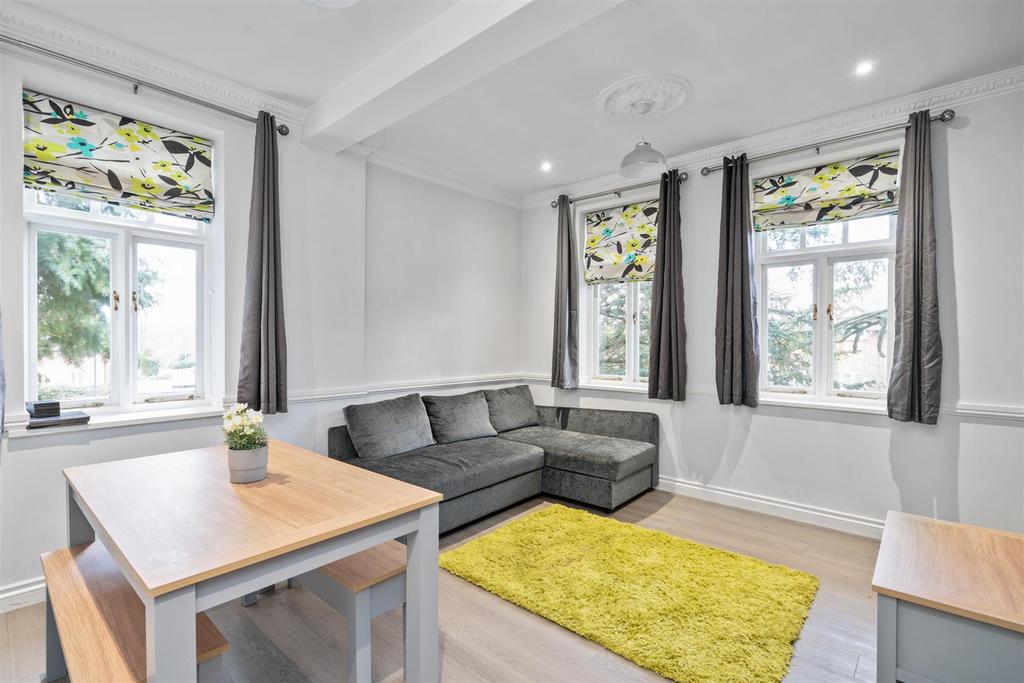 7 Catherines Close-1 lo.jpg