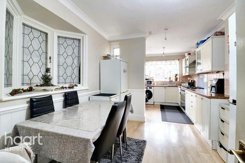 5 bedroom terraced house for sale, Seven Kings Road, Ilford