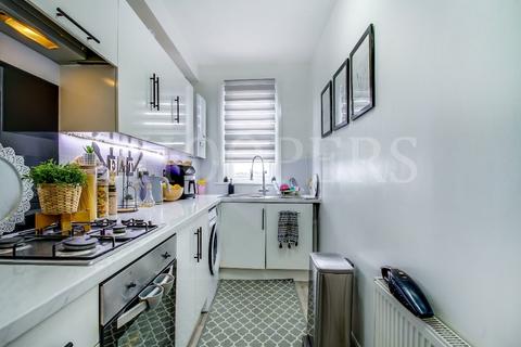 2 bedroom flat for sale, Burnley Road, London, NW10