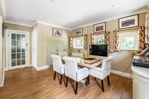 Hollybank The Warren, Ashtead, KT21 2SE