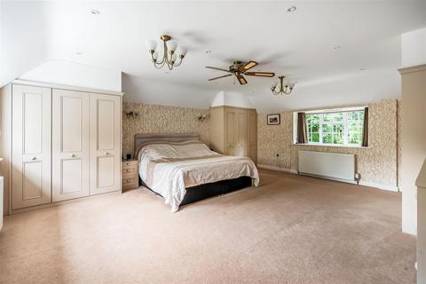 Hollybank The Warren, Ashtead, KT21 2SE