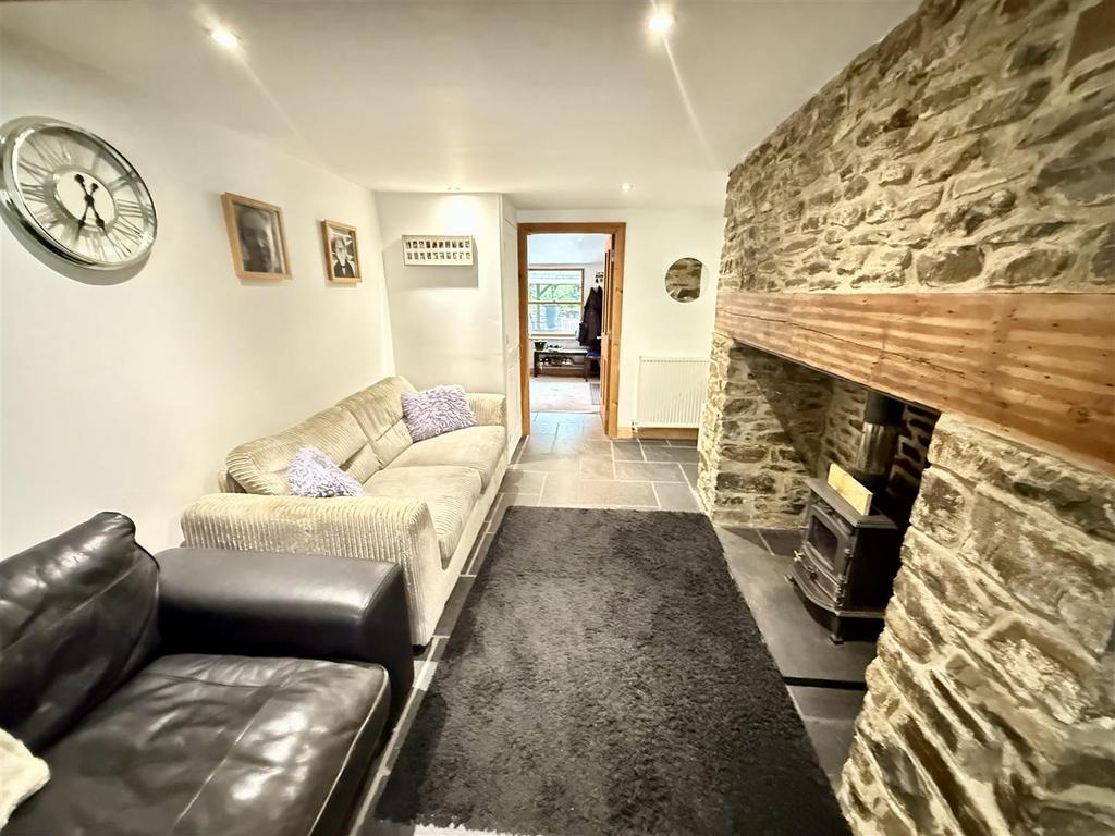 Breakfast/family room/snug