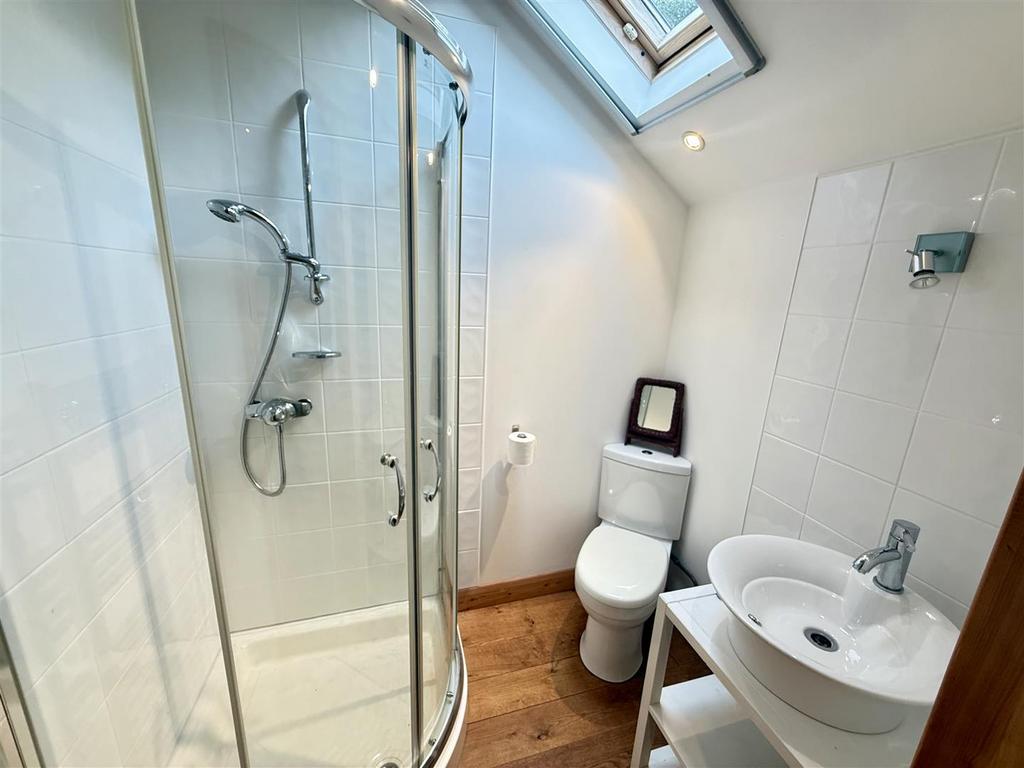 Ensuite shower room