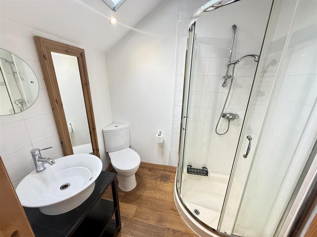 Ensuite shower room