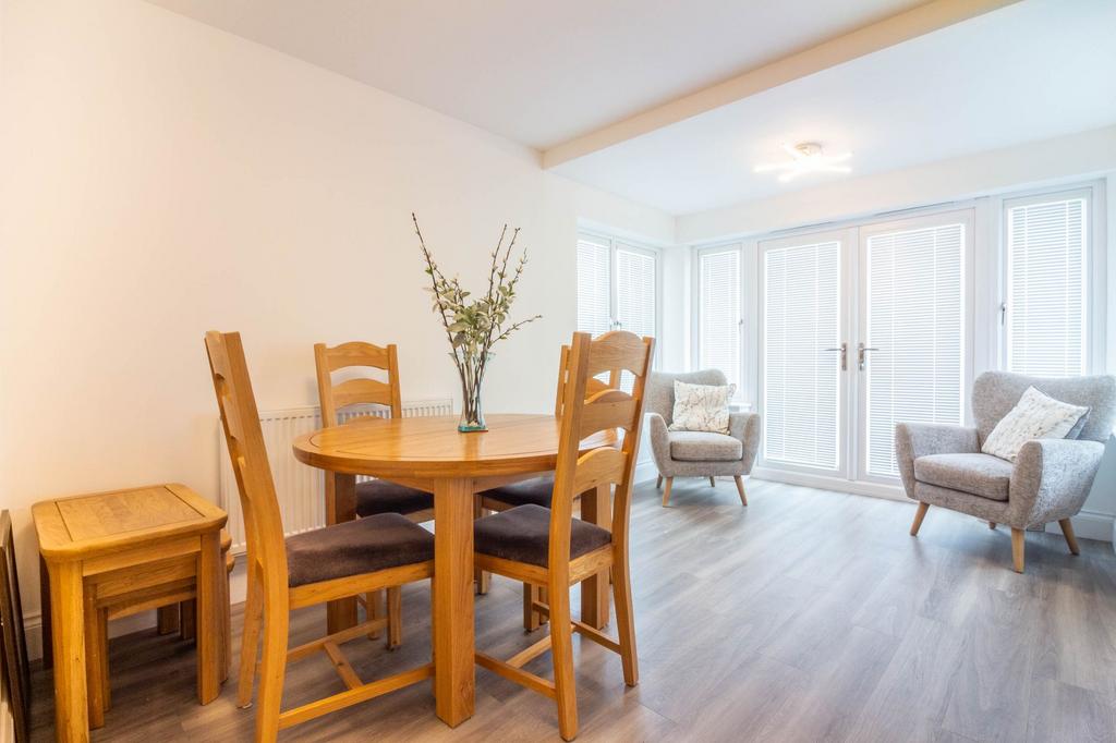 Kitchen diner