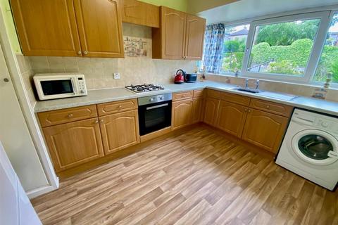 3 bedroom semi-detached bungalow for sale, Lime Avenue, Thongsbridge, Holmfirth