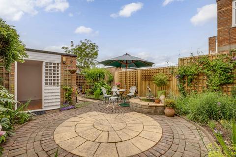 5 Eastern Drive, Bourne End, SL8 5HQ