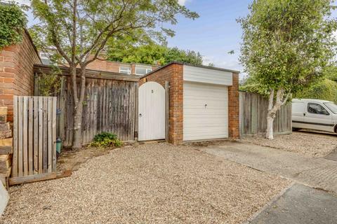 5 Eastern Drive, Bourne End, SL8 5HQ