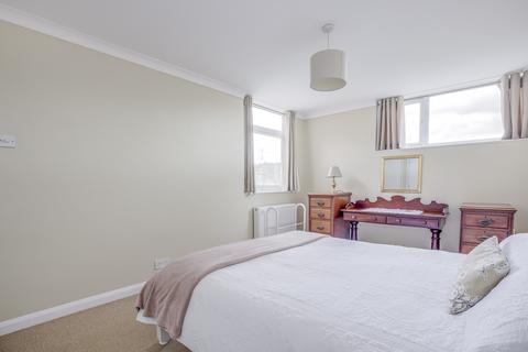 5 Eastern Drive, Bourne End, SL8 5HQ