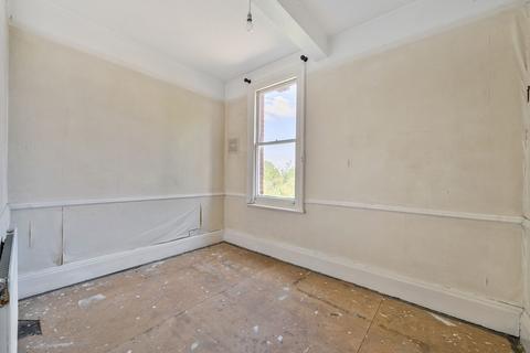 Flat 3, 3 Croft Road, Sutton, SM1 4NE