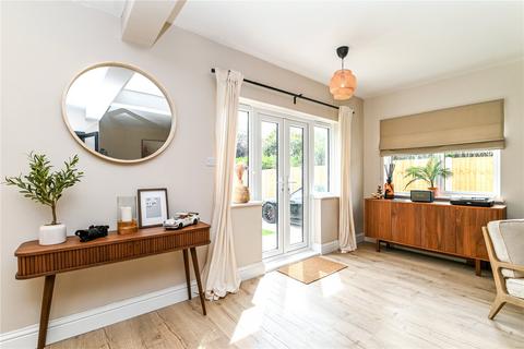 2 bedroom apartment for sale, Seaward Avenue, Barton on Sea, New Milton, Hampshire, BH25