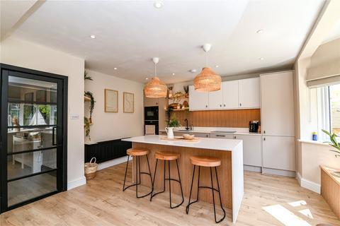 2 bedroom apartment for sale, Seaward Avenue, Barton on Sea, New Milton, Hampshire, BH25