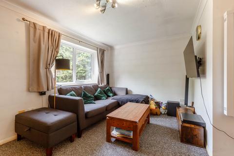1 bedroom apartment for sale, Richmond Road, Romford RM1