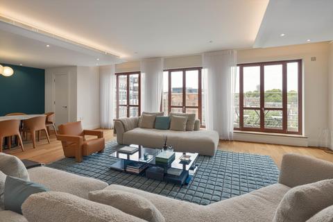 3 bedroom flat for sale, Lancelot Place, London, SW7