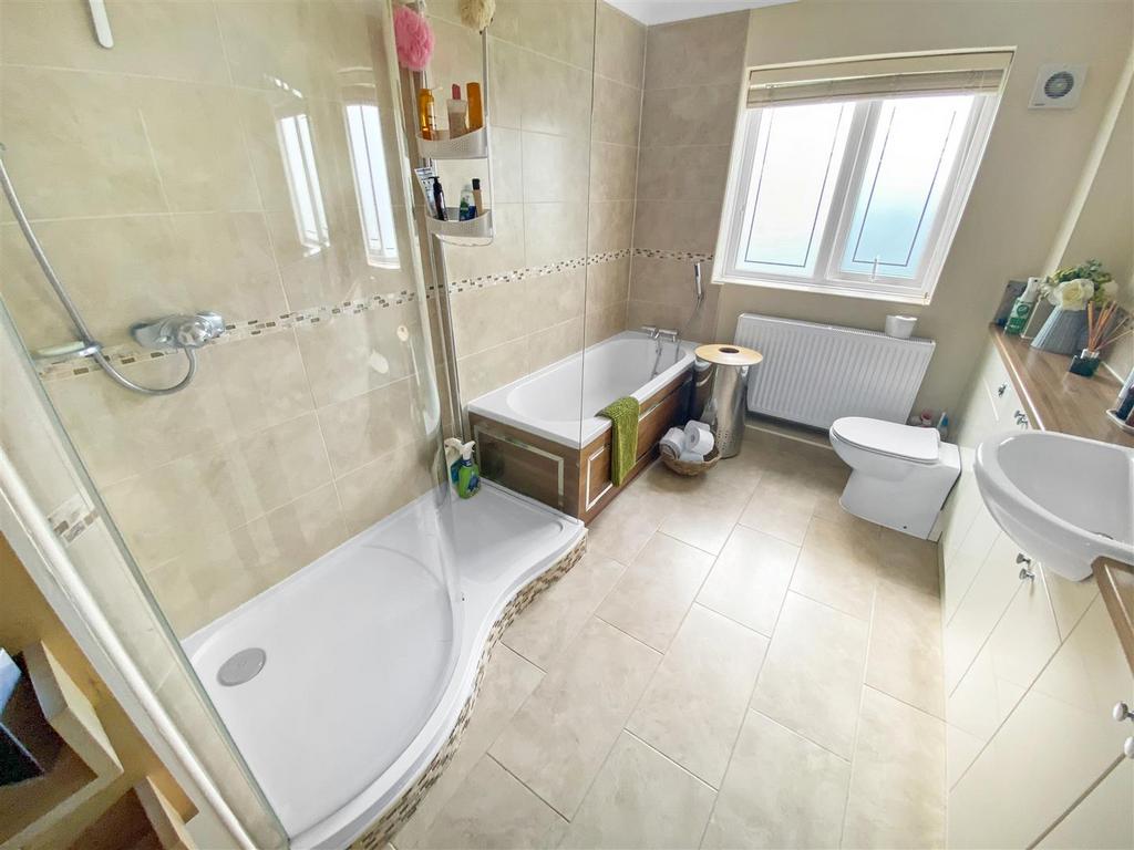 Family Bathroom/Shower/WC