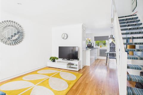 8 Gainsborough Close, Cambridge, CB4 1SY