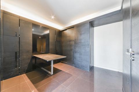 Studio for sale, Pan Peninsula Square, Canary Wharf, London, E14