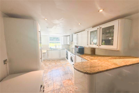 undefined, South Croydon CR2
