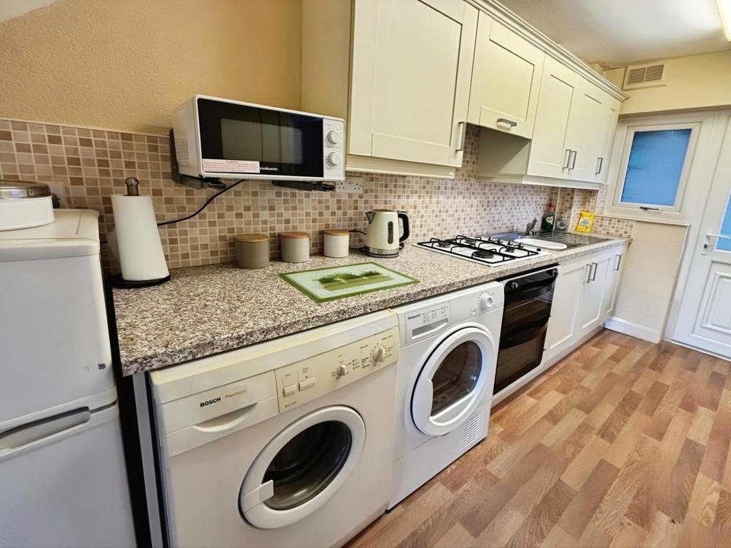 Kitchen 2