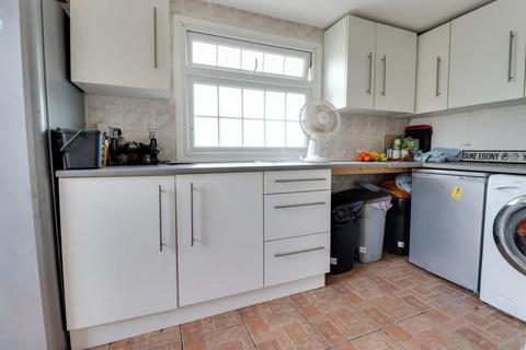 5 Whiteways, Canvey Island, SS8 7HJ