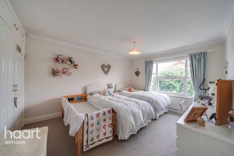 18 Chippingdell, Witham, CM8 2JX