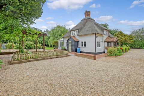 3 bedroom detached house for sale, Buttleys Lane, Dunmow, CM6