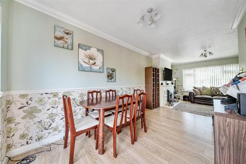 3 bedroom semi-detached house for sale, Tyne Close, Worthing BN13