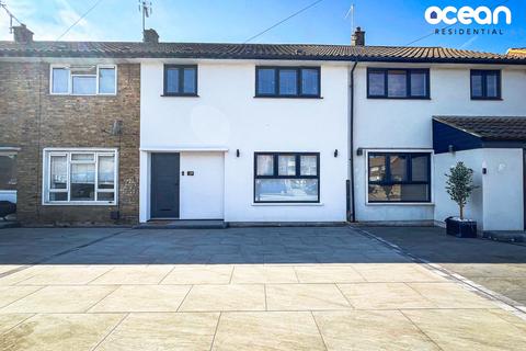 63 Blyth Avenue, Shoeburyness, Southend-on-sea, SS3 9NQ