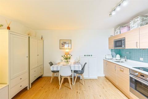 1 bedroom apartment for sale, Boulevard Drive, Beaufort Park, Colindale, NW9