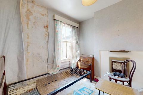 11 Salisbury Road, Chingford, London, E4 6TA