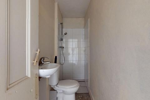 11 Salisbury Road, Chingford, London, E4 6TA