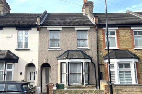11 Salisbury Road, Chingford, London, E4 6TA