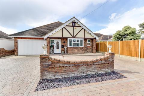 1 Beachway, Canvey Island, SS8 0BD