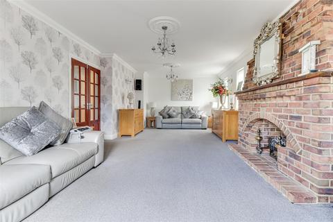 1 Beachway, Canvey Island, SS8 0BD