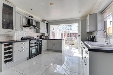 1 Beachway, Canvey Island, SS8 0BD