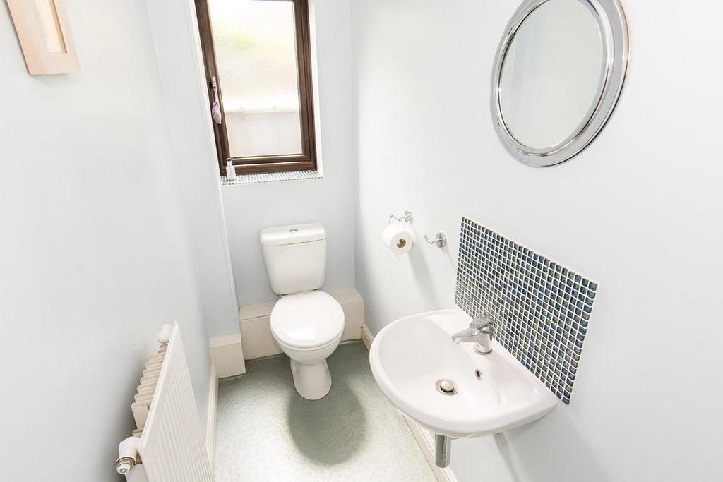 Cloakroom/WC