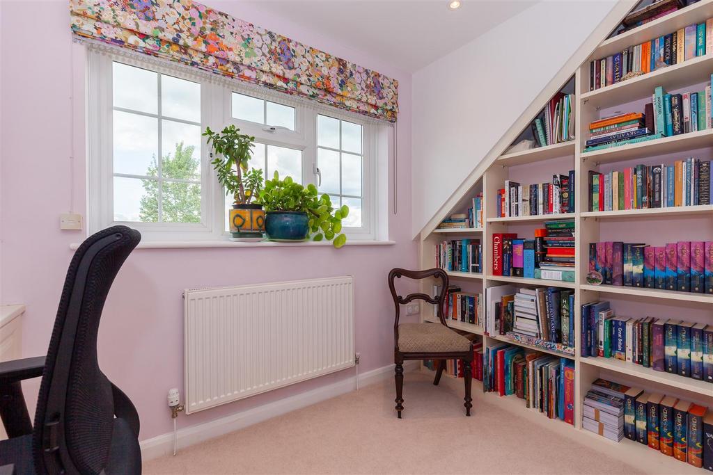 Bedroom 4 3.jpg