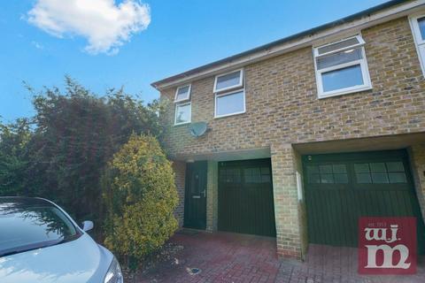 2 bedroom end of terrace house to rent, Elmgreen Close, Stratford, E15