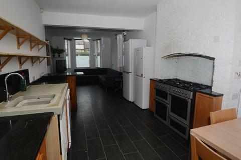 1 bedroom semi-detached house to rent, HouseShare Upper Lloyd Street, Manchester M14