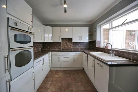 2 bedroom semi-detached house to rent, Ladywell Close, Hazel Grove