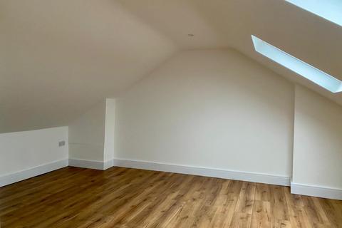 5 bedroom terraced house to rent, London SW16