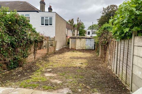5 bedroom terraced house to rent, London SW16