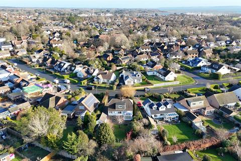 3 bedroom detached house for sale, Bitterne Way, Lymington, Hampshire, SO41
