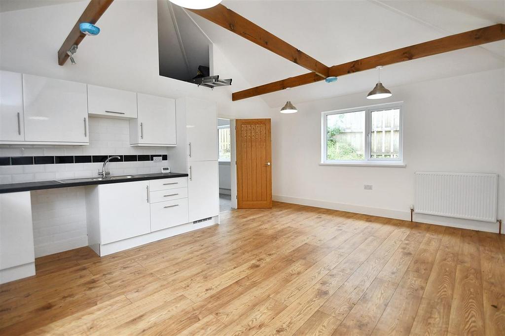 Living room/kitchen