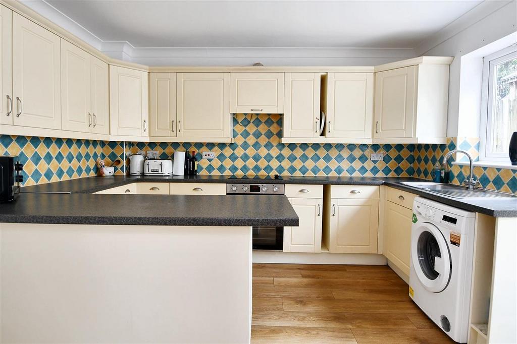Fitted kitchen