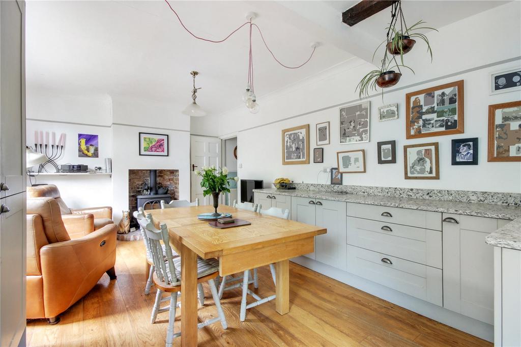 Kitchen/Dining