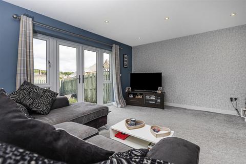 3 bedroom end of terrace house for sale, West Nab View, Holmfirth HD9