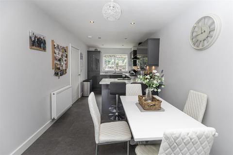 3 bedroom end of terrace house for sale, West Nab View, Holmfirth HD9