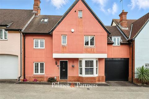 Peers Square, Essex CM2