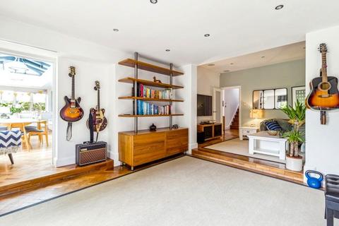17 West Way, Pinner, HA5 3NX